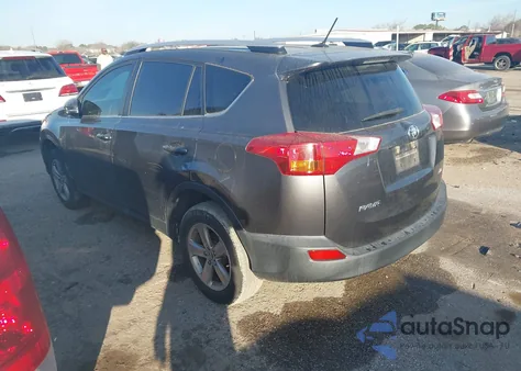2015 Toyota Rav4 Xle z USA, uszkodzony, nr VIN JTMWFREV3FJ055837